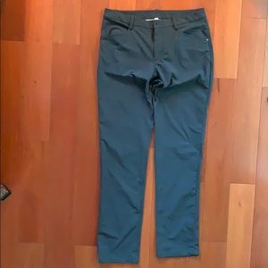 Lululemon men’s gray pants.